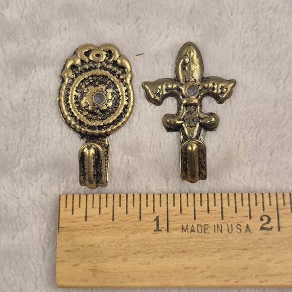 Vintage 1968 American Tack & Hardware Wall Clothing Hook 3-7/8" & 2 Mini Hooks - Picture 10 of 10